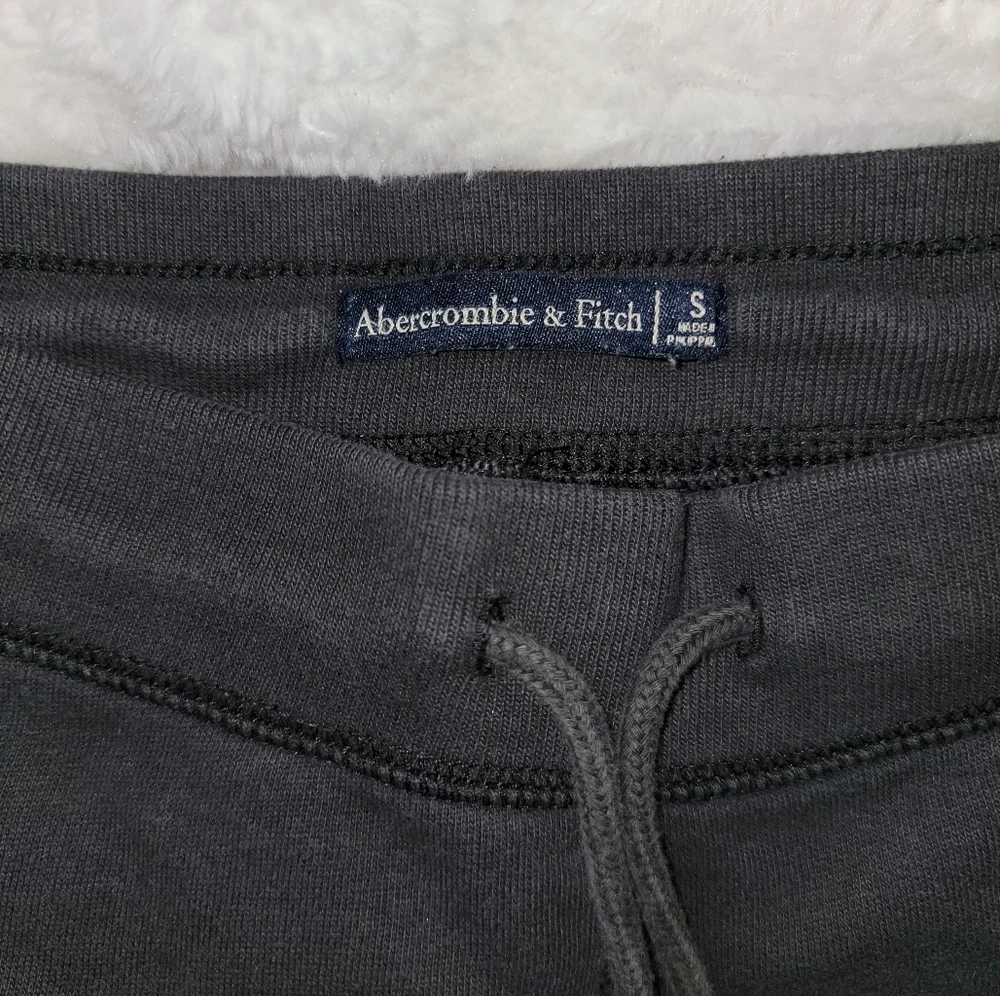 Abercrombie And Fitch Rolled Cuff Sweatpants - Picture 3 of 5